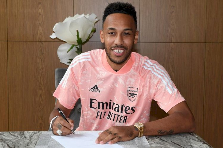 Pierre-Emerick Aubameyang signs new Arsenal contract