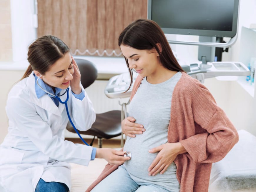 What's the difference between an obstetrician and a gynecologist?