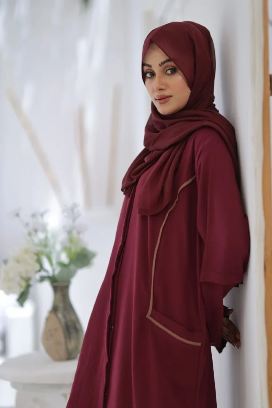 Elegant and Versatile: A Guide to Styling the Maroon Abaya