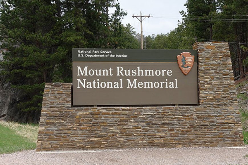 Monument Signs in Woburn: Timeless Designs for Lasting Impressions