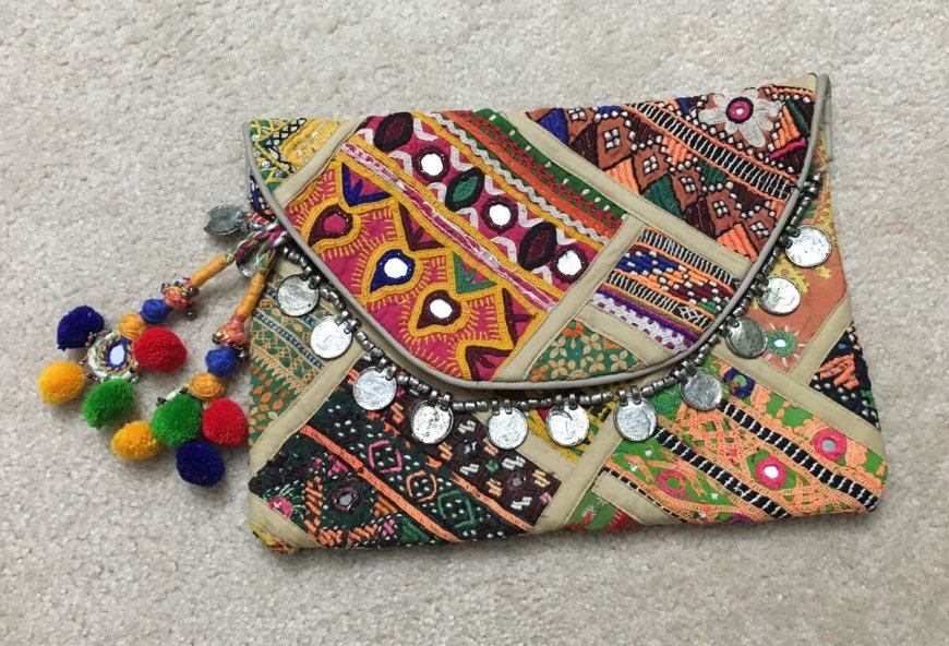 The Ultimate Guide to Shopping Vintage Bags Online in India