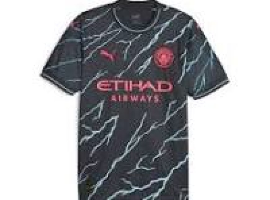 "Camiseta Manchester City: Un Análisis de su Diseño Moderno"