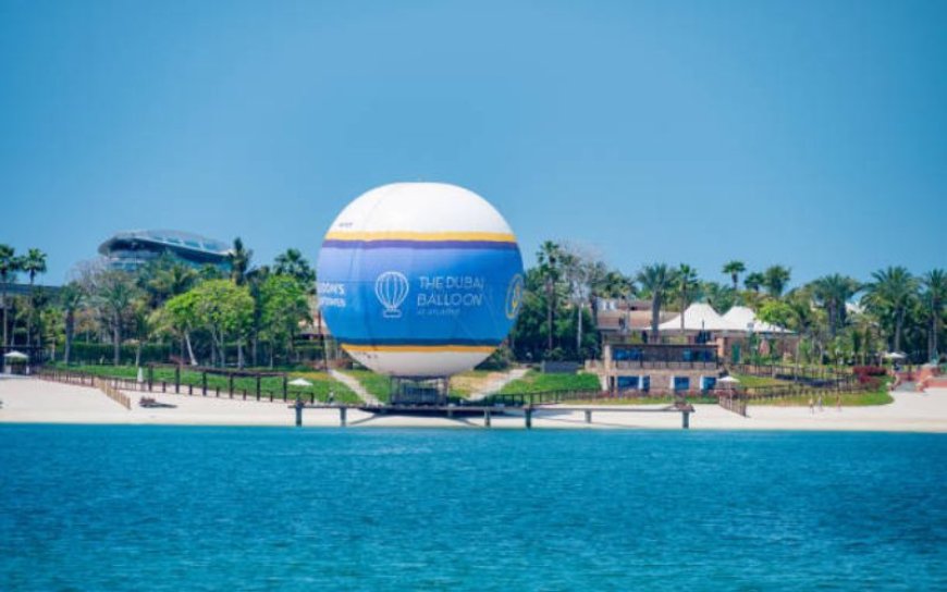 Discovering Dubai Skyline with a Balloon Ride at Atlantis