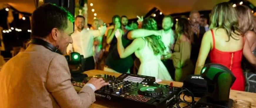 How to Choose the Perfect Wedding DJ in Essex: A Guide to Unforgettable Celebrations