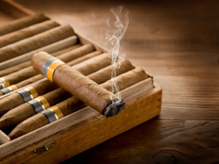 Choosing the Right Custom Cigar Box for Your Collection