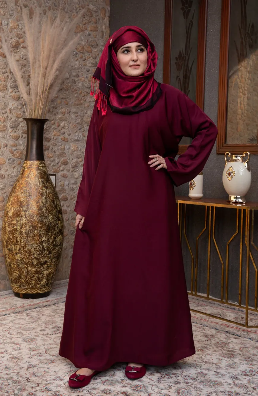 Elegant and Versatile: A Guide to Styling the Maroon Abaya