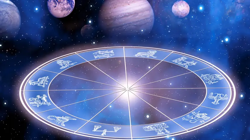 Experience Life-Changing Guidance from Parama Thakur, Best Astrologer in Behala