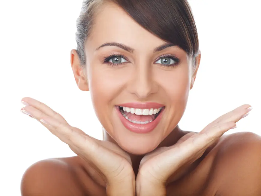 Smile Makeover: How Whitening Boosts Your Confidence