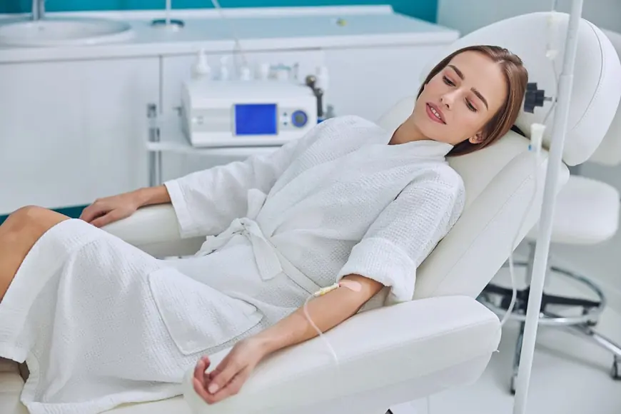 Exploring the Benefits of NAD+ IV Therapy for Wellness in Dubai