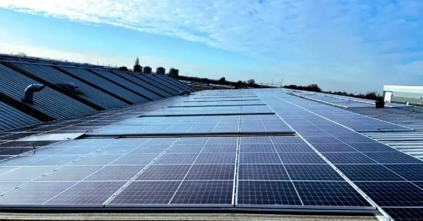 Harnessing the Sun: How Rooftop Solar Panels Can Revolutionize Factory Operations