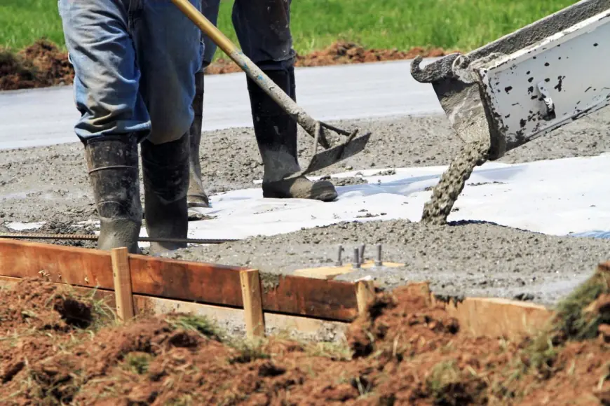 How Concrete Contractors in Conroe TX Help with Home Additions