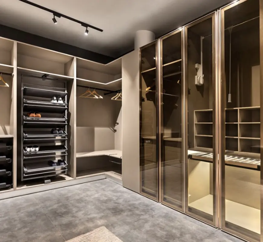 Maximizing Space in Your Walk-In Wardrobe: Storage Solutions