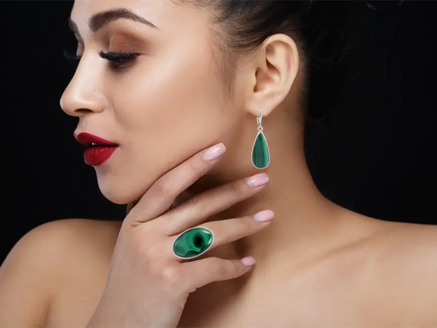 Malachite Jewelry Trends: What's Hot and Stylish This Season