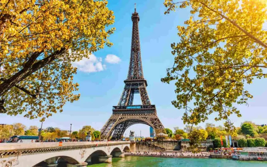 Exploring France: 10 Unforgettable Attractions for Your Bucket List