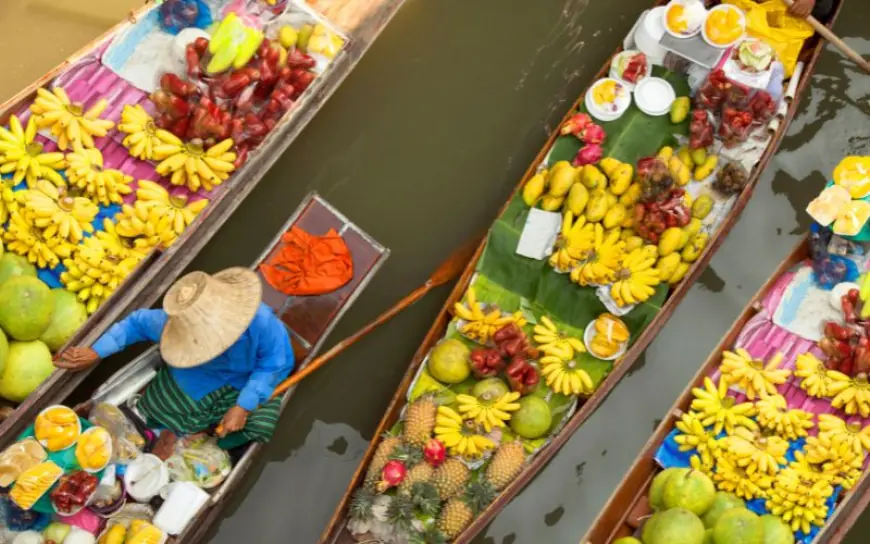 7 Iconic Floating Markets to Visit in Thailand