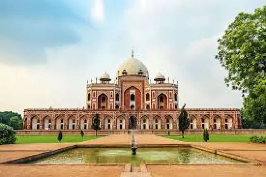 Exploring Delhi: A Comprehensive Sightseeing Tour Through the Heart of India