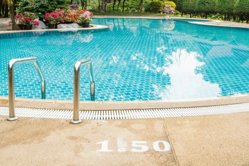 Signs Your Pool Needs Immediate Repairs