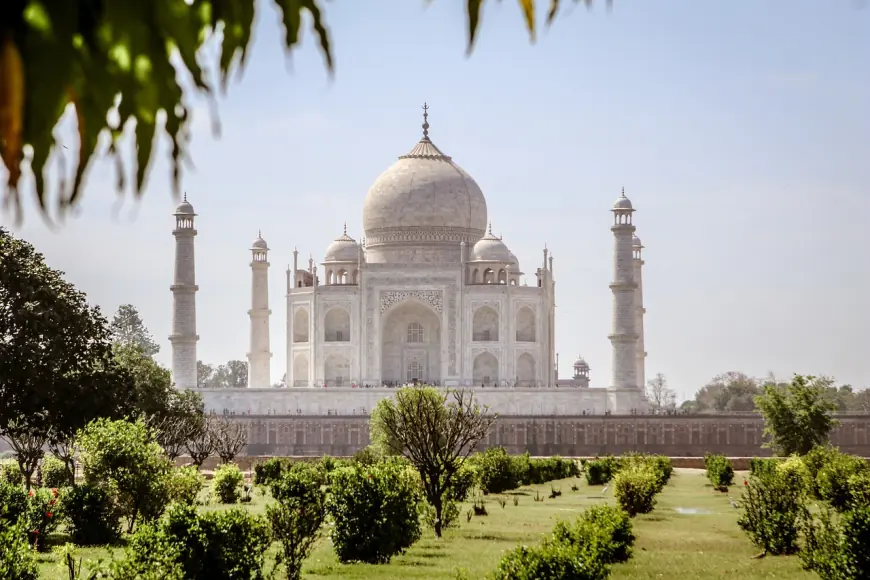 The Ultimate Guide to a Guided Tour of the Taj Mahal