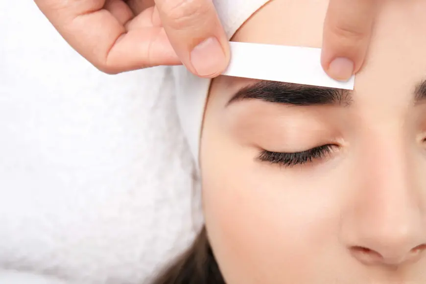 A Comprehensive Guide to Eyebrow Waxing