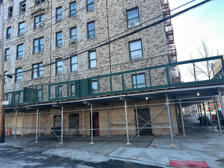 Empire Sidewalk Shed & Scaffolding: Scaffolding Rental Services in New York