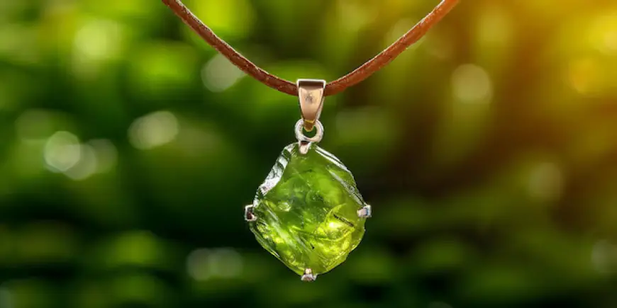 Moldavite Magic: Unforgettable Jewelry Gifts for Your Sister