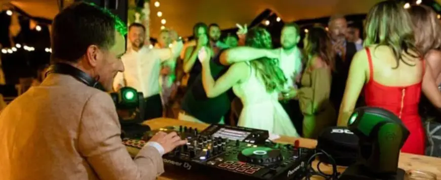 How to Choose the Perfect Wedding DJ in Essex