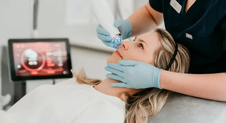 Perfect, Poreless, and Youthful – Fractional RF Microneedling in Dubai