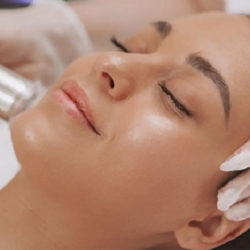 How OxyGeneo Facial Helps Reduce Fine Lines and Wrinkles