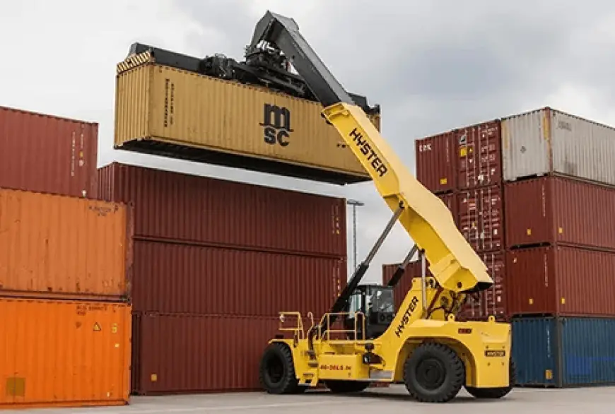 Reach Stacker : Transforming Logistics with Efficiency and Innovation