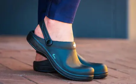 5 Things to Know Before Buying Nursing Shoes in Australia