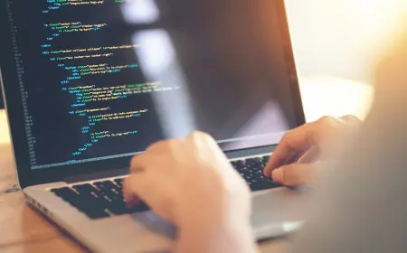 Why Is Python So Popular in the Machine Learning Community?