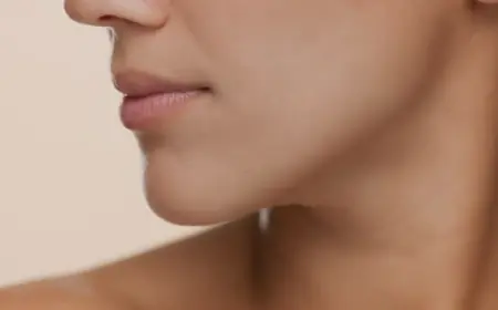 احصلي على مظهر أكثر شبابًا مع حقن فيلر خط الفك