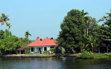 9 Days Kerala Luxury Honeymoon Tour with Beaches & Houseboat