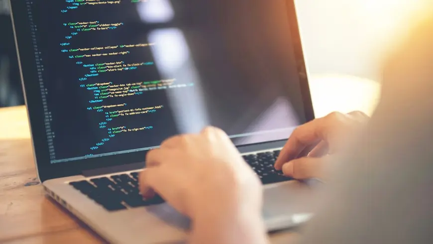 Why Is Python So Popular in the Machine Learning Community?
