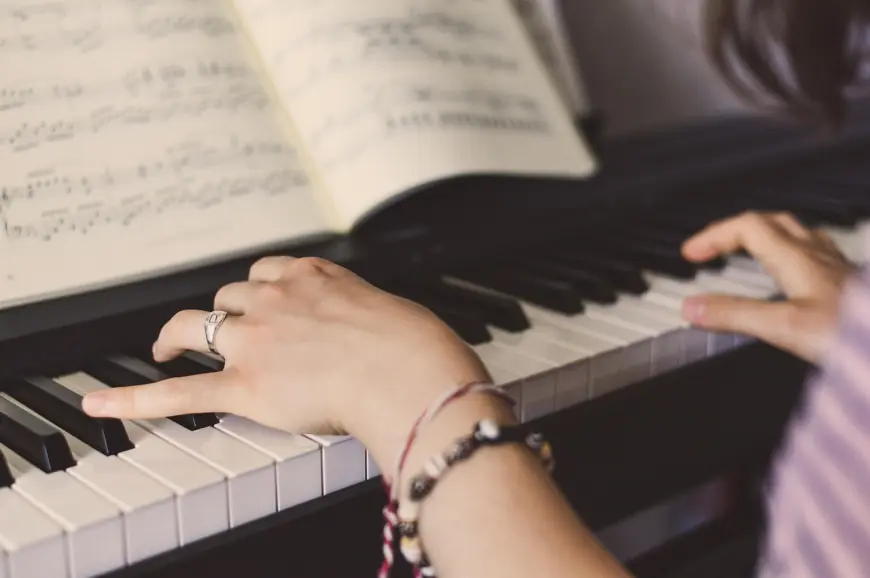 Unlock Your Creative Potential with an Electronic Music Production Course by Sonorous Musical
