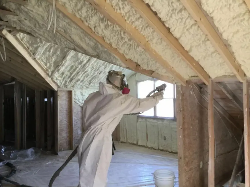 5 Reasons Homeowners Choose Spray Foam Services in Grants Pass
