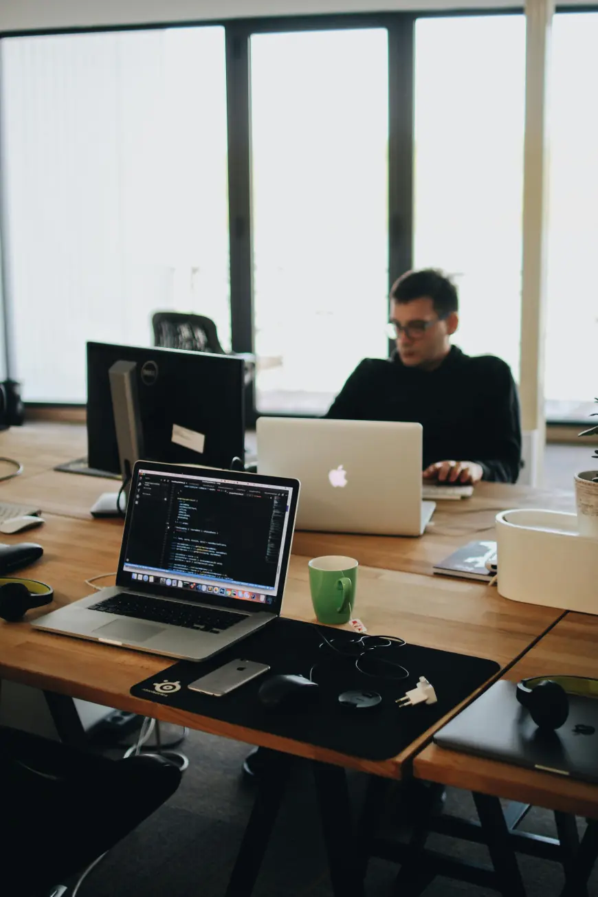 Hiring a Website Developer Near Me: What to Expect in 2025