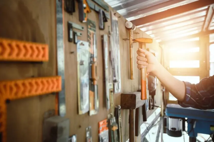 How to Choose the Right Hand Tool Supplier in the UK
