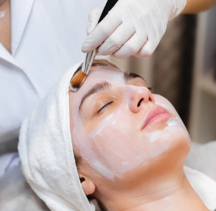 Treat Sun Damage and Dark Spots Naturally with HydraFacial