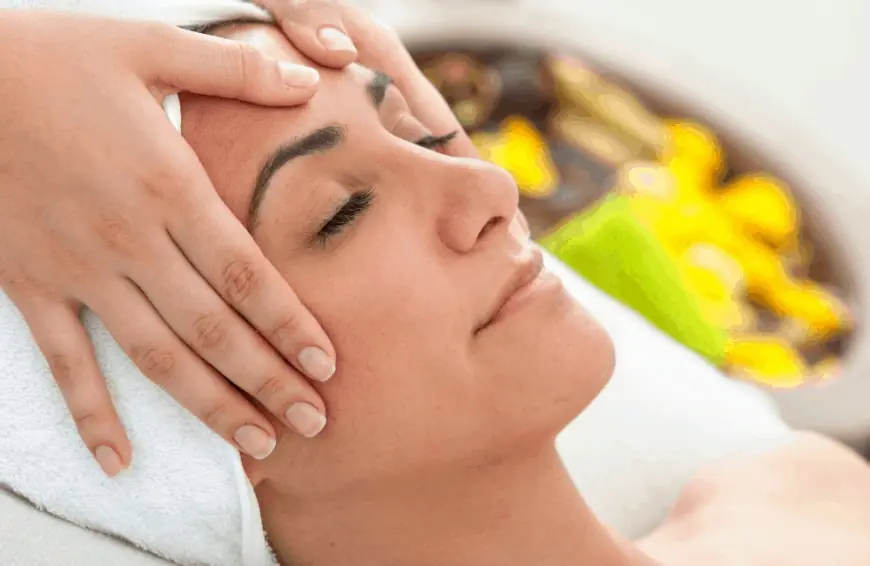 Deep Cleansing Facial with Extraction in Dubai