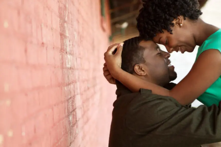 5 Deep Signs He Loves You Unconditionally, Even When It Doesn’t Always Show