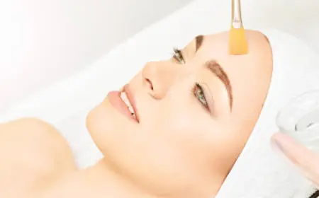 التقشير الكيميائي لتجديد الجلد: الفوائد والمخاطر