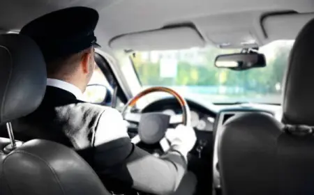 Which Silver Taxi Melbourne Options Offer the Most Reliable Rides?