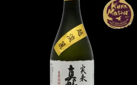 The Elegance of Japanese Sake Dewazakura Junmai Daiginjo
