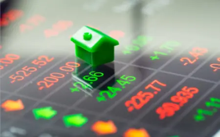 Factors Influencing Noida Flat Prices in 2025