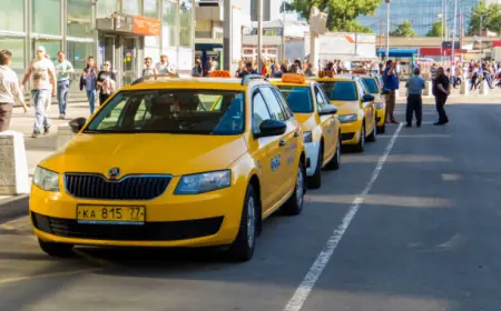 How Can a Clyde North Taxi Make Your Daily Commute Easier?