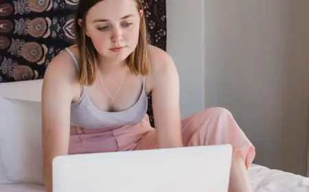 A Complete Guide to Choosing the Best Biology AI Solver Online