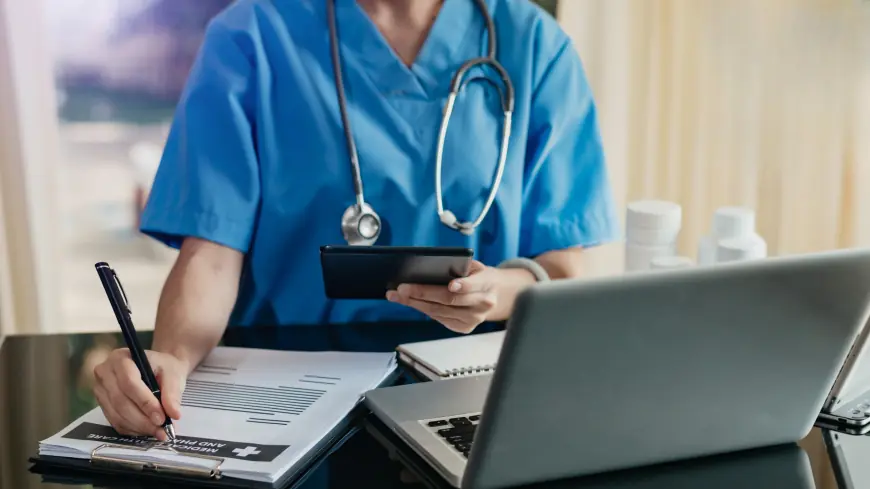 How to Maintain Professionalism as a Medical Scribe