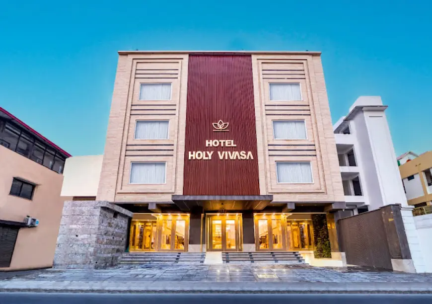 10 Things to Consider Before Booking a Hotel Near Triveni Ghat