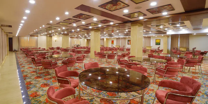 10 Things to Consider Before Booking a Hotel Near Triveni Ghat